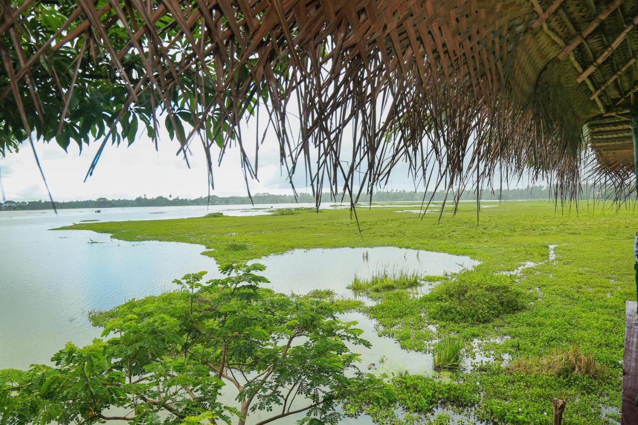 Lake Face Cabana Тисамахарама Екстериор снимка